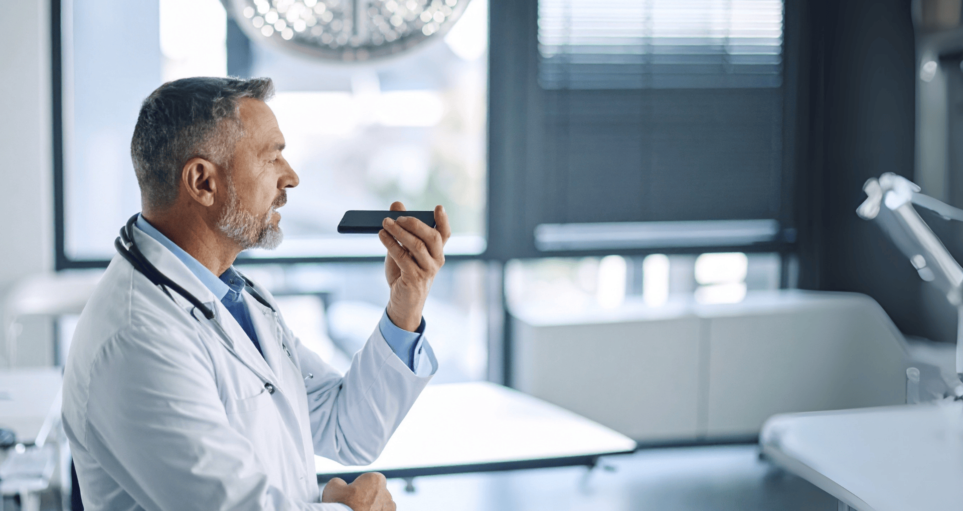 Medizinische Spracherkennungssoftware 2025: Trends und wichtige Entscheidungsfaktoren
